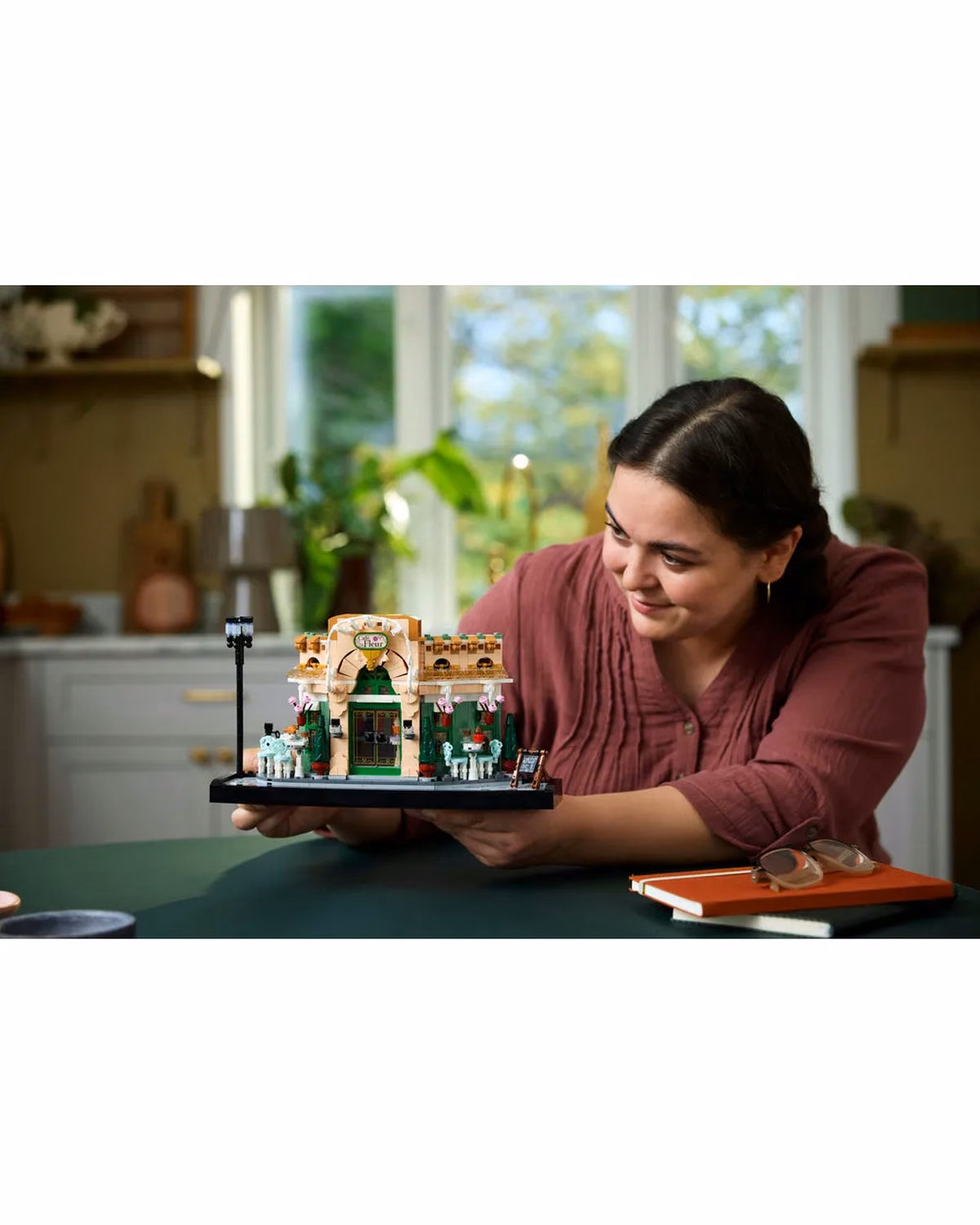 LEGO Icons 10362 French Café - afbeelding 5