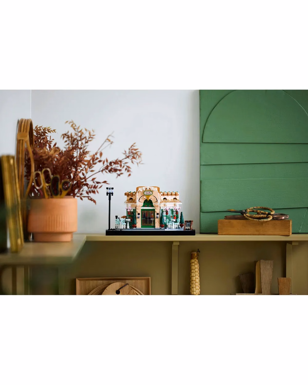 LEGO Icons 10362 French Café - afbeelding 6