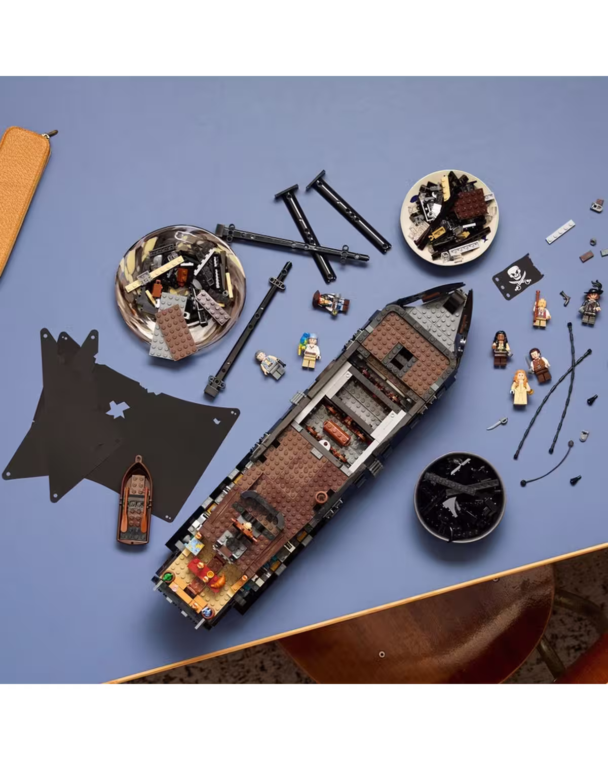 LEGO Icons 10365 Captain Jack Sparrow's Pirates of the Caribbean Ship Set for Adults view 4