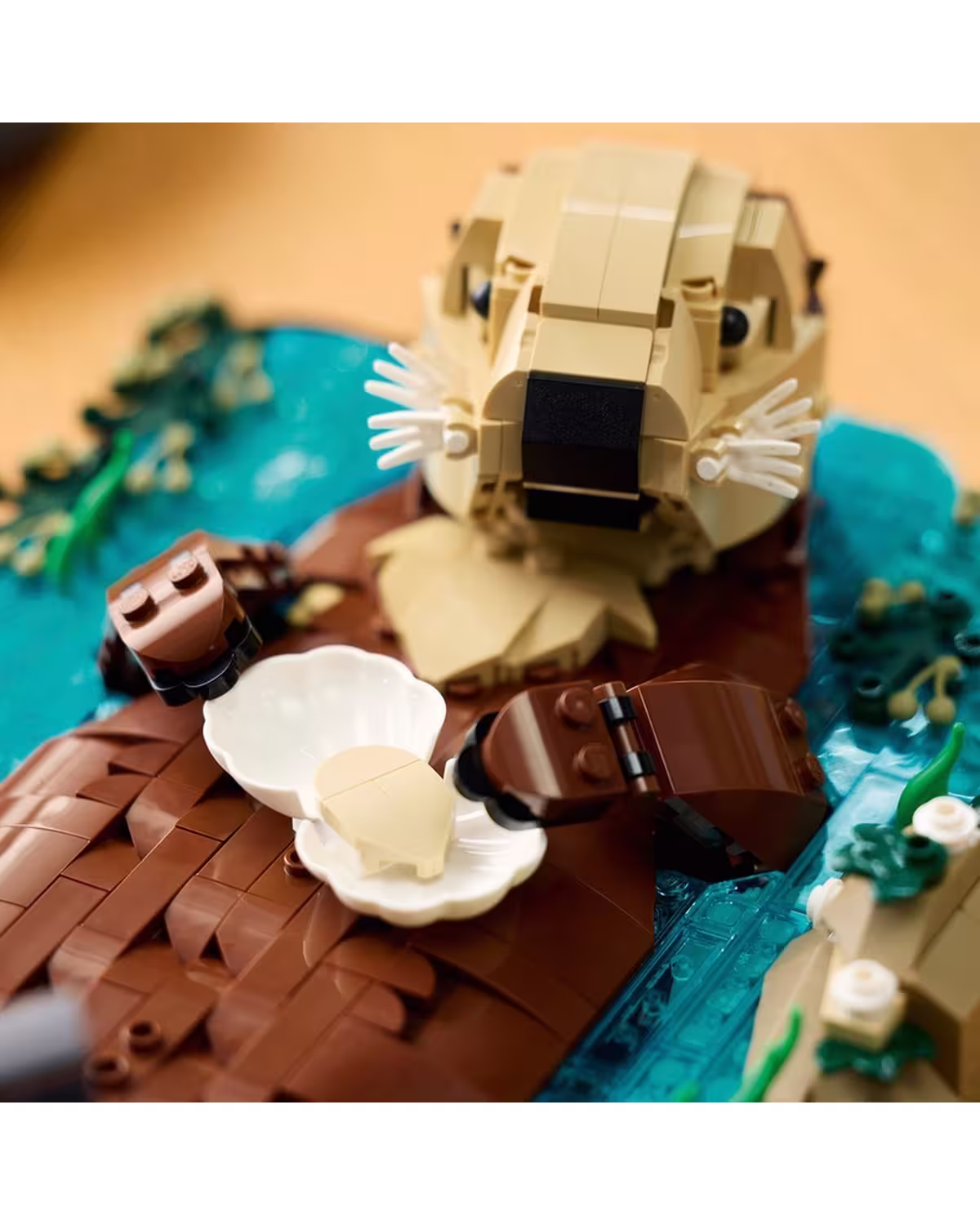 LEGO Ideas 21366 Floating Sea Otters Set for Adults view 3