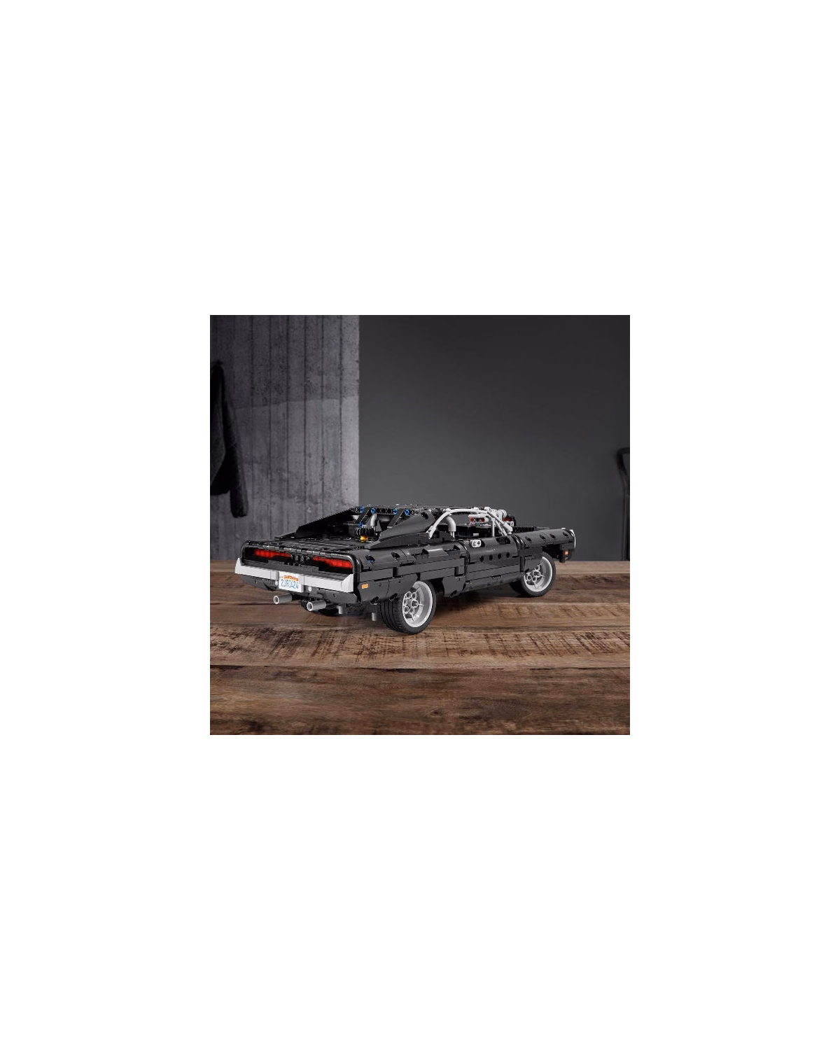 LEGO® Technic Dom's Dodge Charger Model Car 42111 - 5