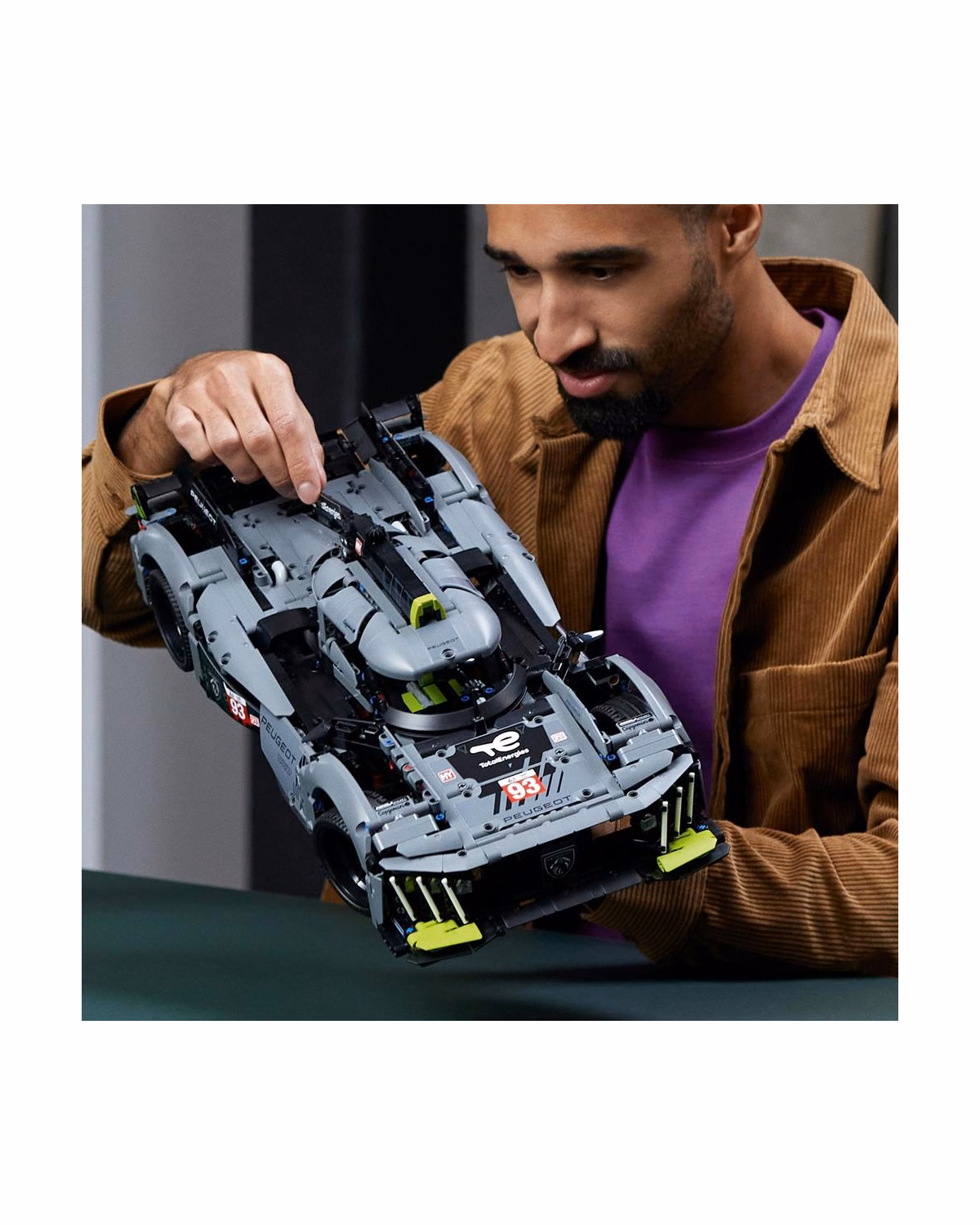 LEGO® 42156 Technic PEUGEOT 9X8 24H Le Mans Hybrid Hypercar - 6